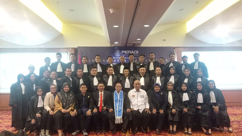 Cetak-Advokat-Yang-Profesional,-DPC-PERADI-Banjarmasin-Lantik-36-Anggota-Baru